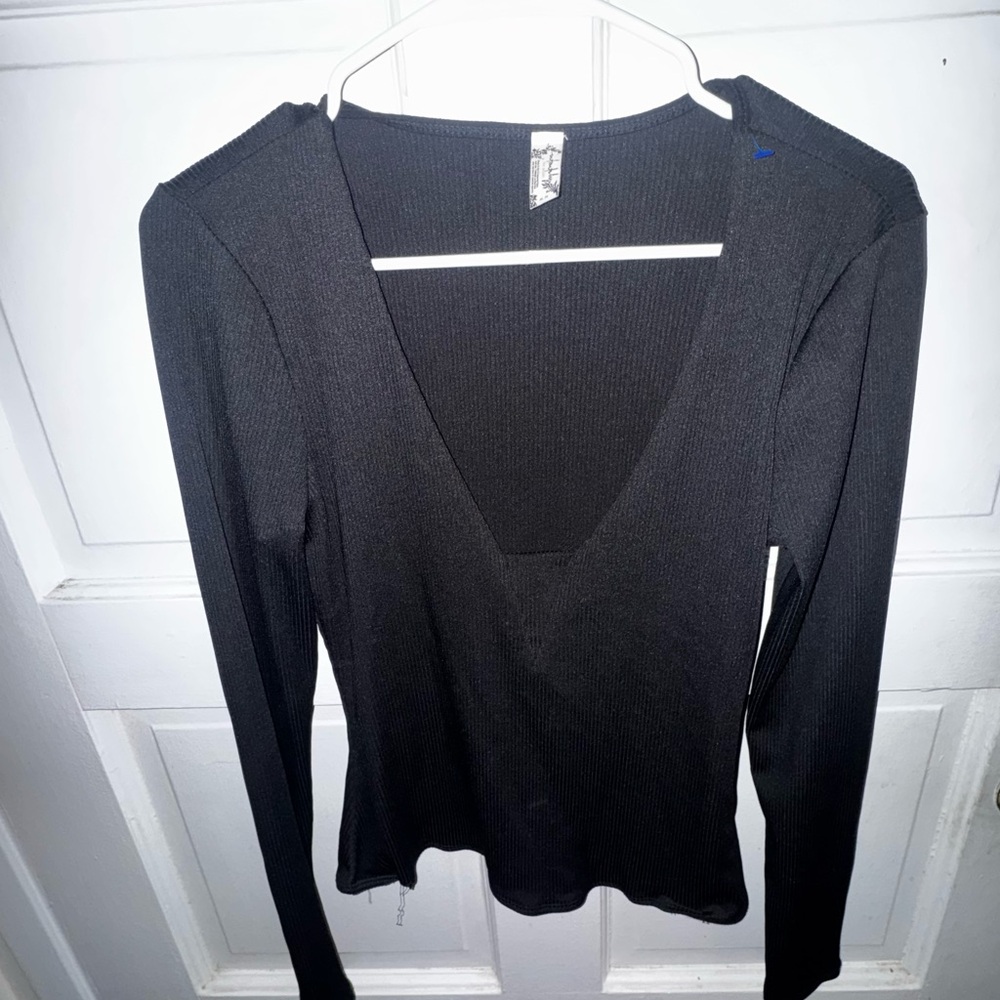 Free People Black Long Sleeve V-Neck Top - Picture 2 of 5